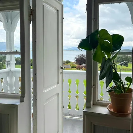 Dom wakacyjny Swiss-style With Fjord Views Utbjoa
