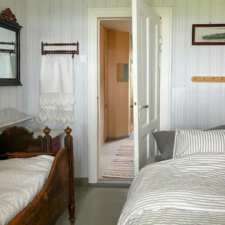 Swiss-style With Fjord Views Utbjoa